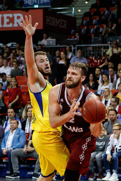 尽管巴黎近 尽管巴黎近